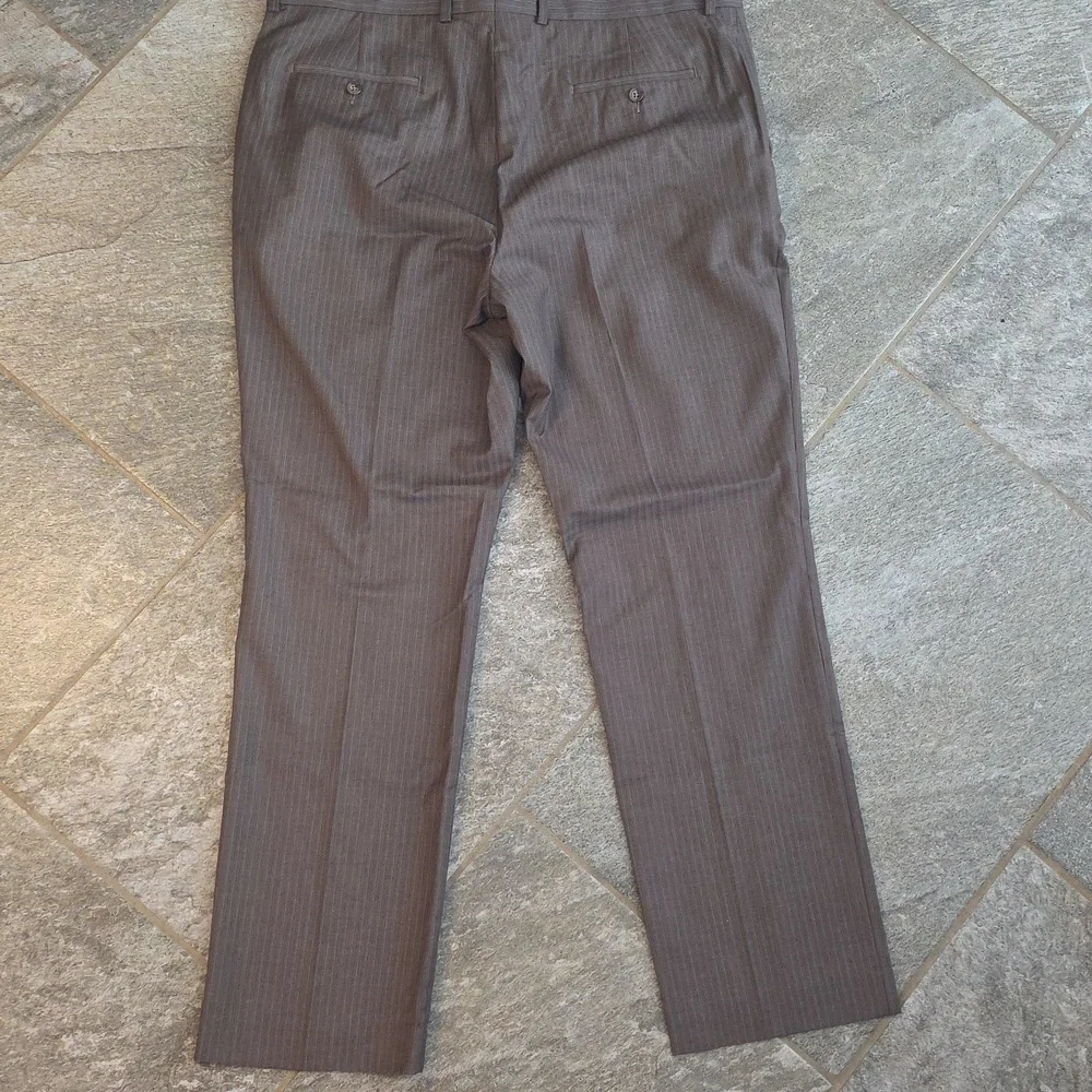 Perry Ellis Portfolio Modern Fit Dress Pants Size 38x32 Brown With Stripes